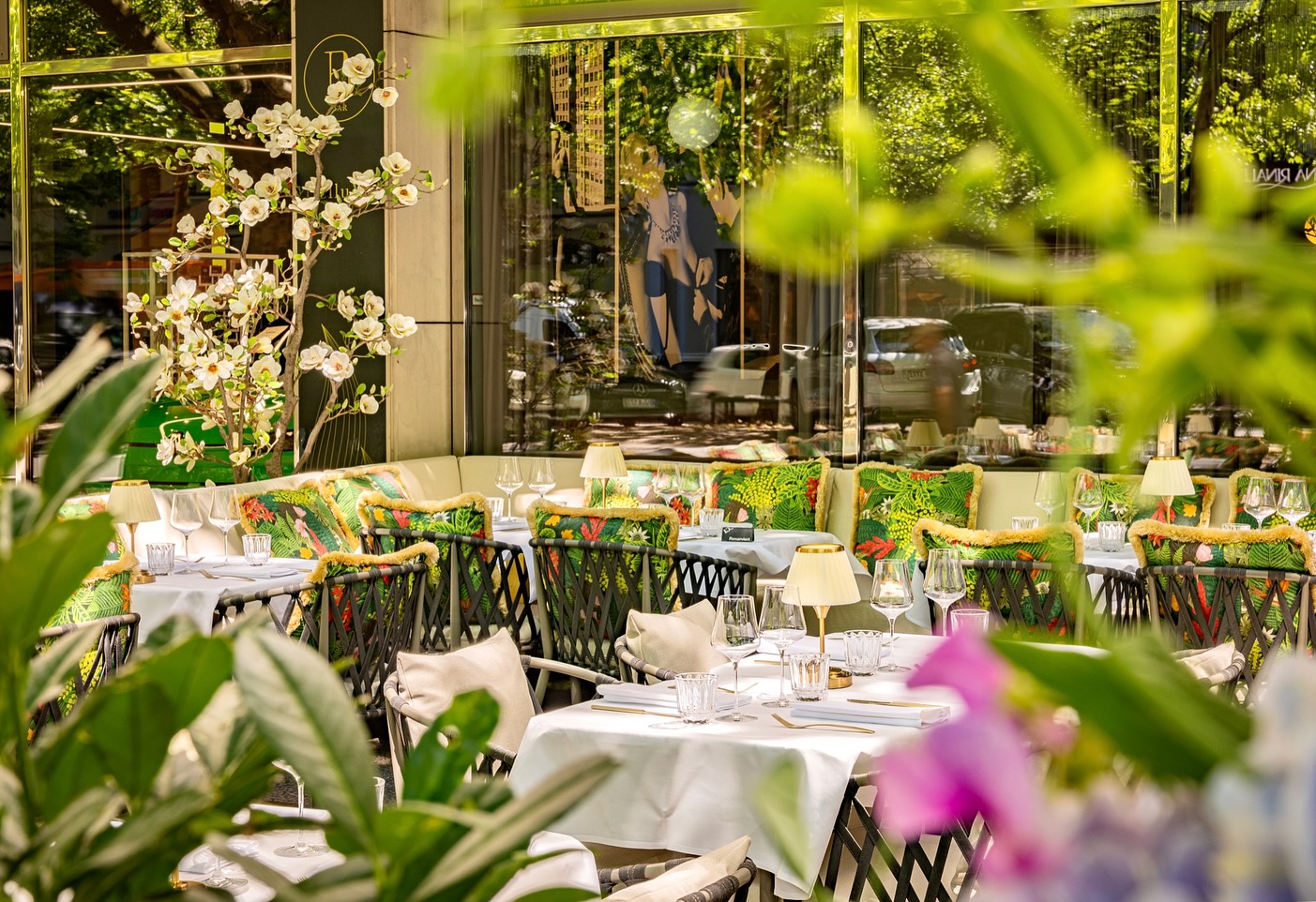 Summer terrace at Casa Bellucci, Italian restaurant with terrace on the Kudamm in Berlin-Charlottenburg